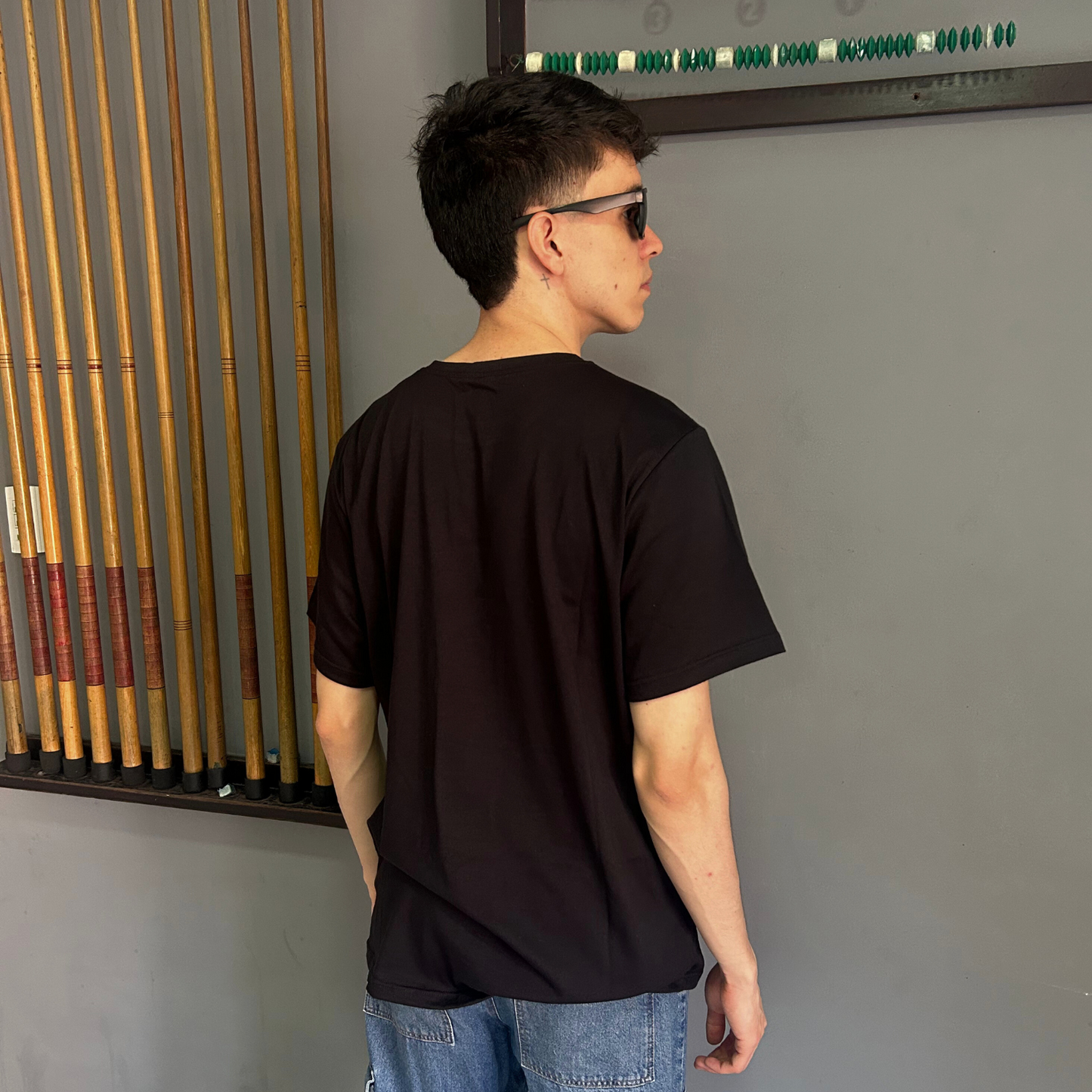 Camiseta Negra Unisex Cerezas