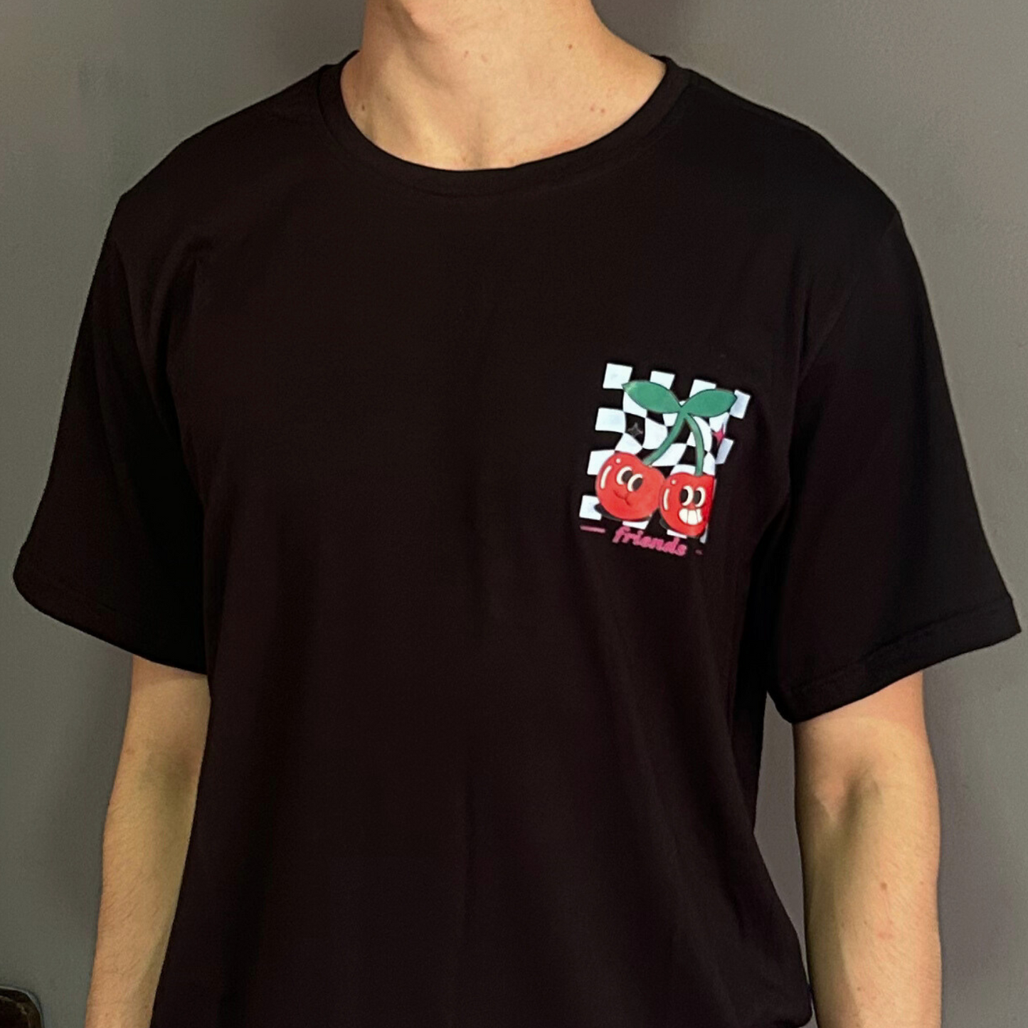 Camiseta Negra Unisex Cerezas