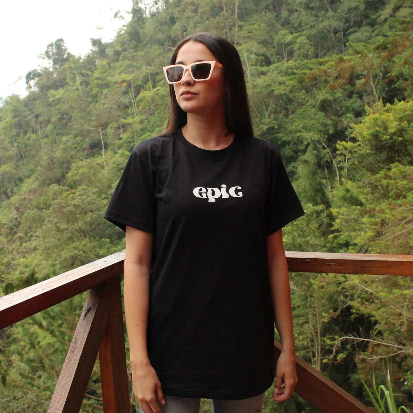 Camiseta unisex negra epic