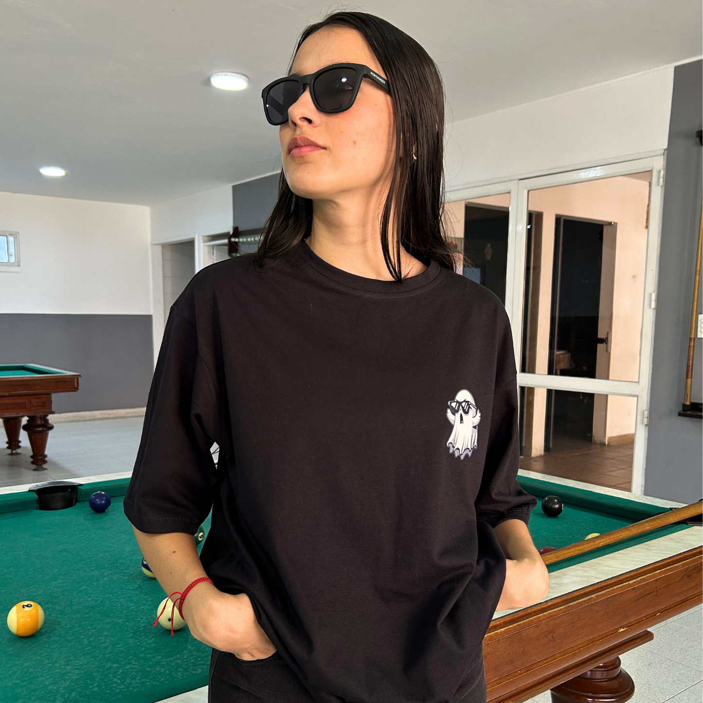 Camiseta Oversize Unisex Negra Fantasma