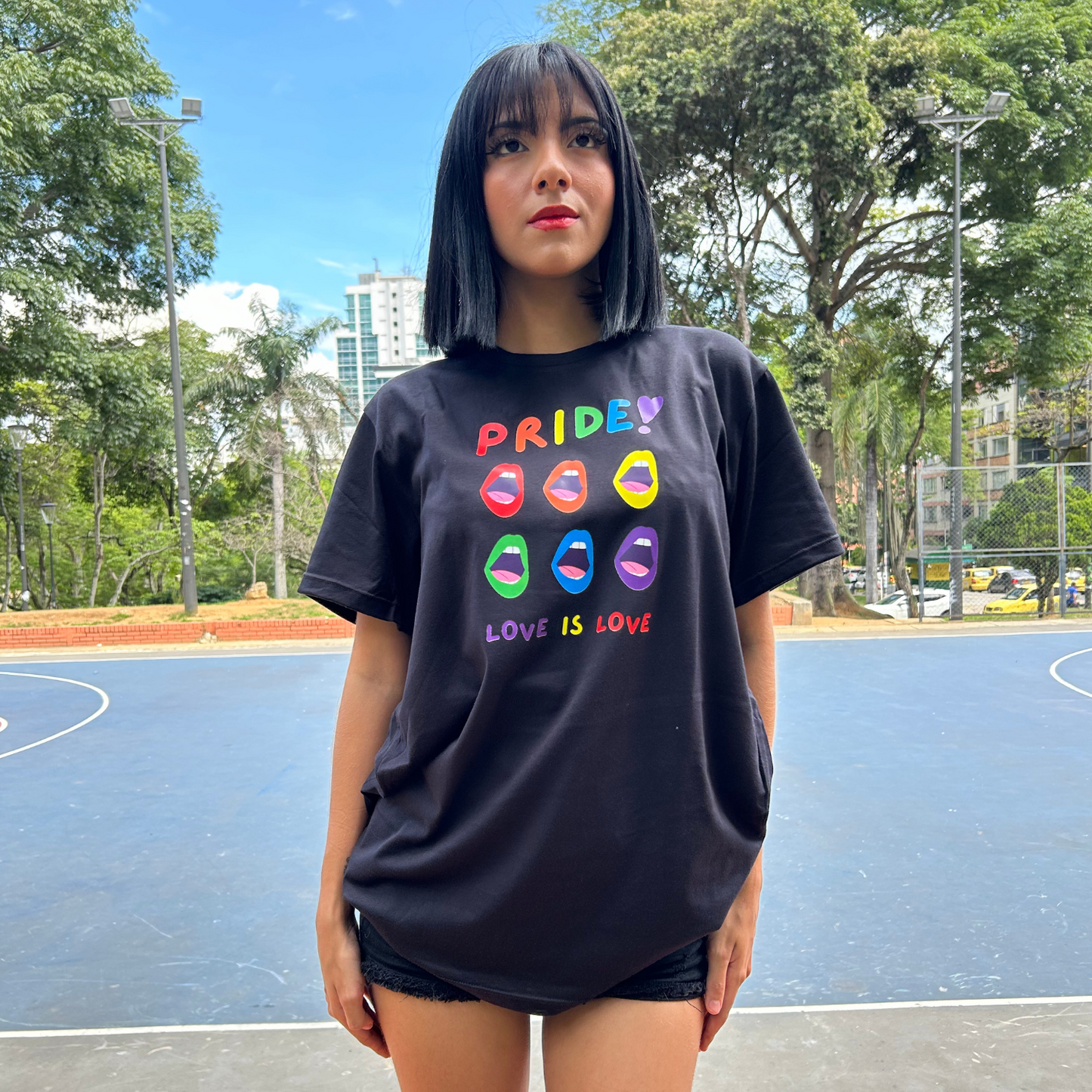 Camiseta Unisex Negra Pride Labios